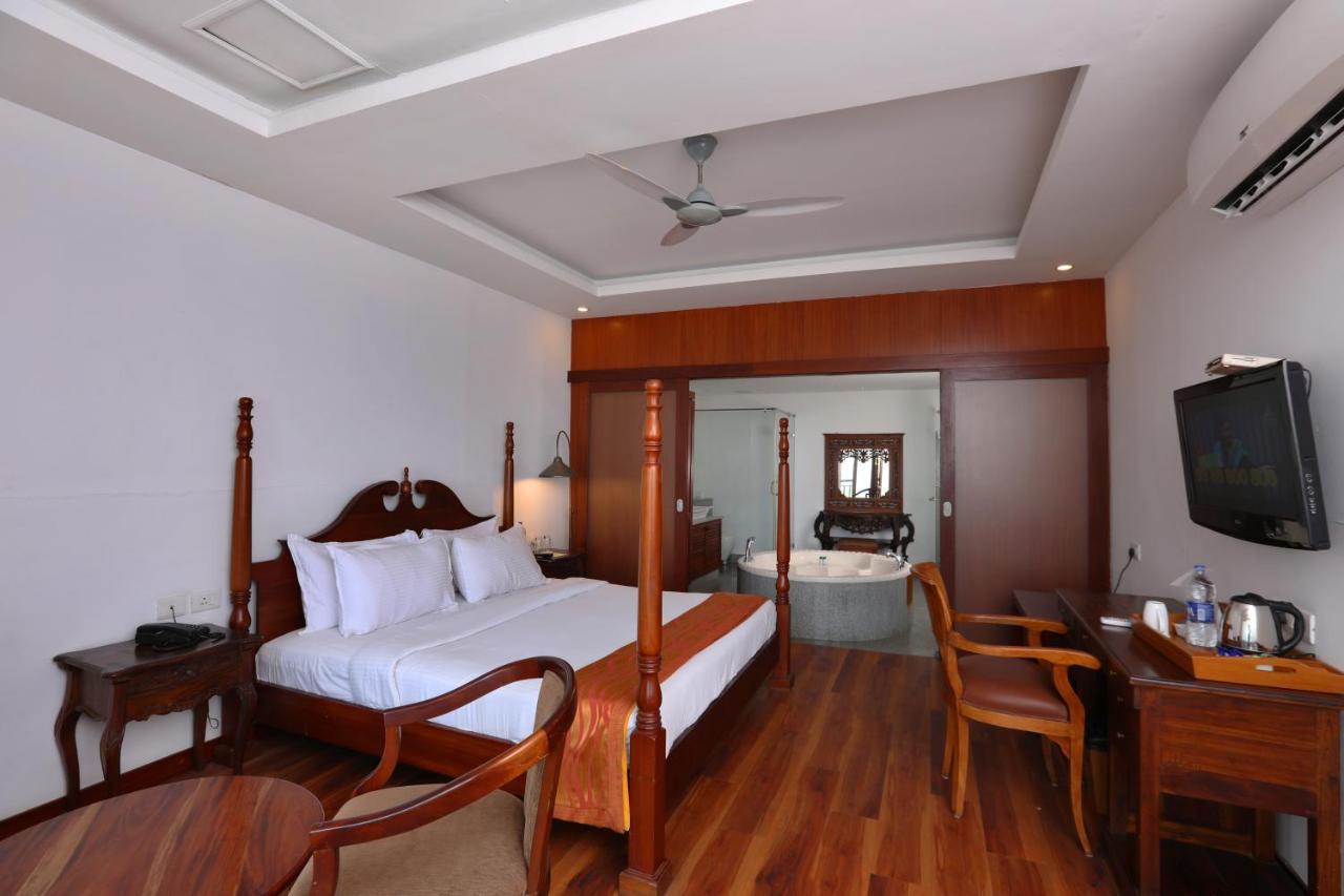 Getaway Beach Resort Kovalam Buitenkant foto